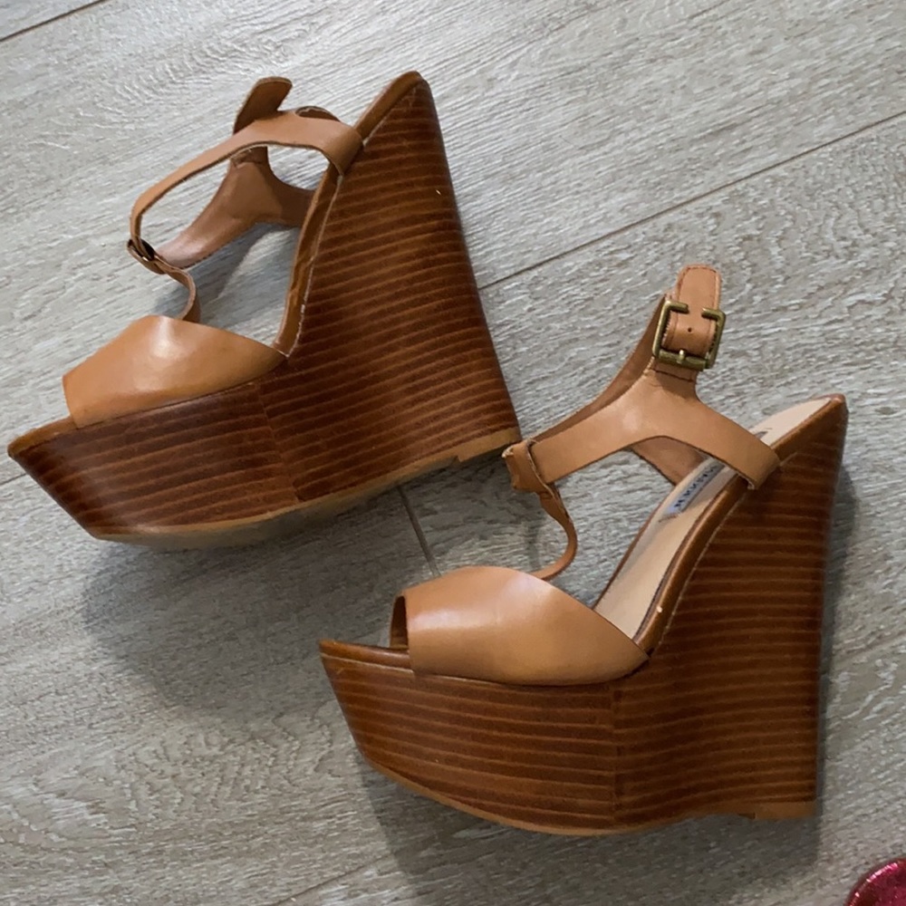 Steve Madden cognac wedges
